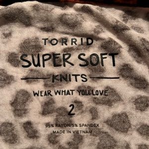 Cheetah, print, soft shirt with lace arms